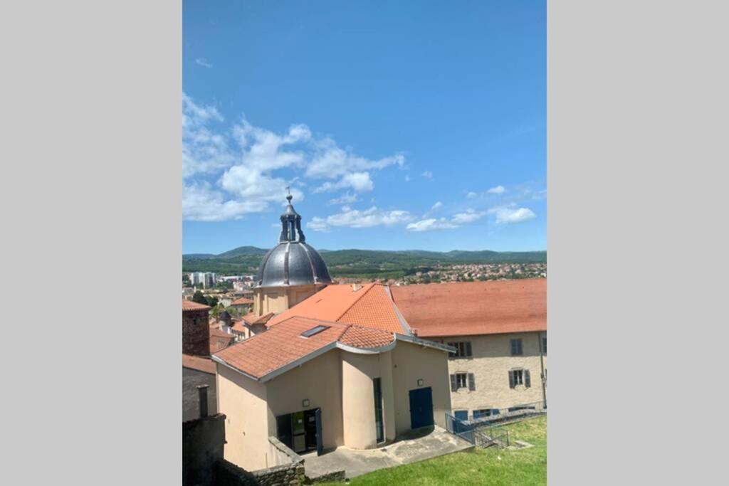 La Providence, Surplombant La Ville Montbrison Ngoại thất bức ảnh