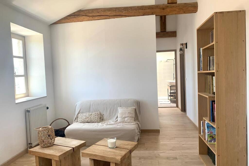 La Providence, Surplombant La Ville Montbrison Ngoại thất bức ảnh